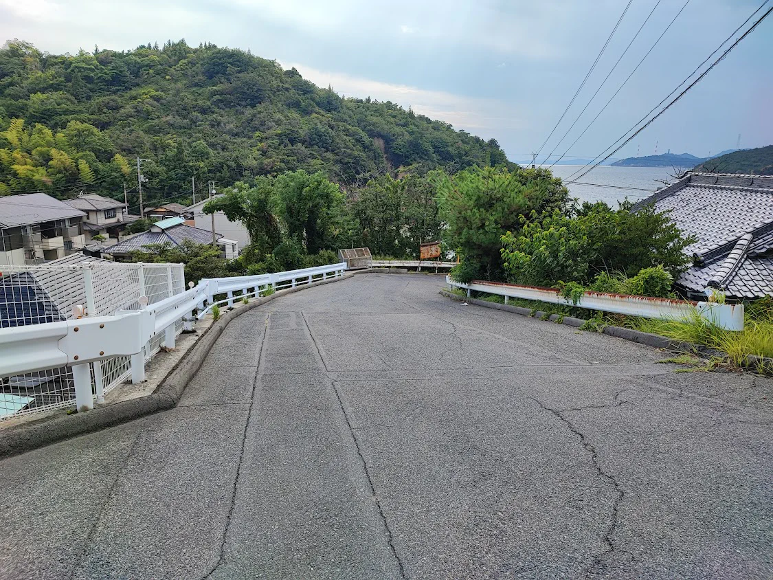 鴎がスーツケースに乗って駆け下りた場所らしい